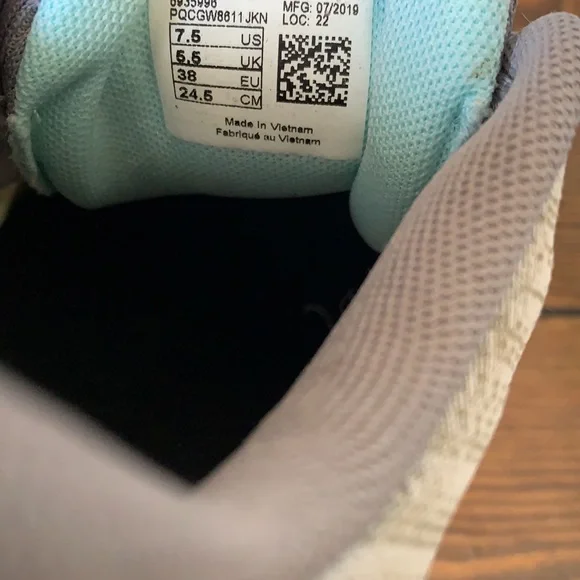 New Balance All Terrain grey sneakers - Picture 5 of 5